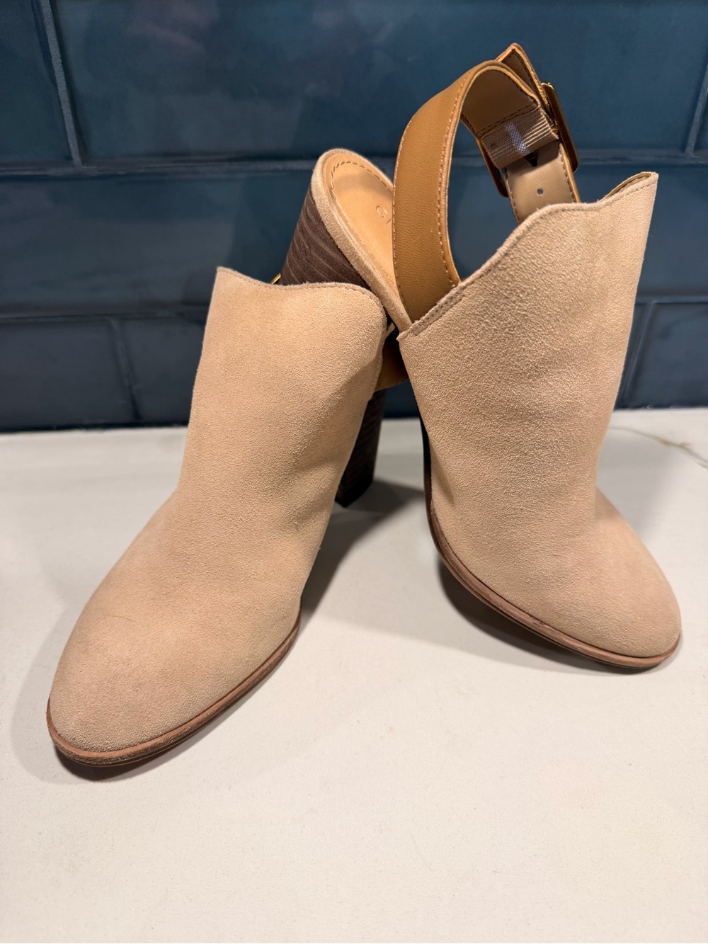 Gibson Latimer Beige Suede Slingback Block Heel Mules